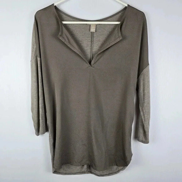 Banana Republic Tops - NWOT Banana Republic Mixed Media Viscose 3/4 Sleeve Taupe V Neck Size Small